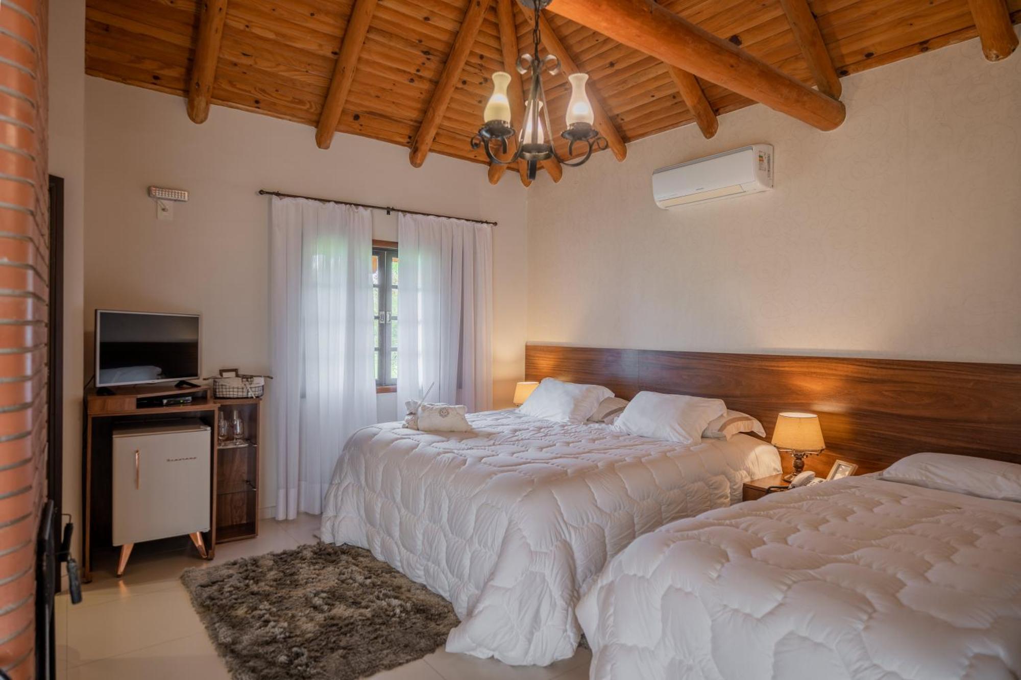 Vira Charme Resort Fernandes Pinheiro Bagian luar foto