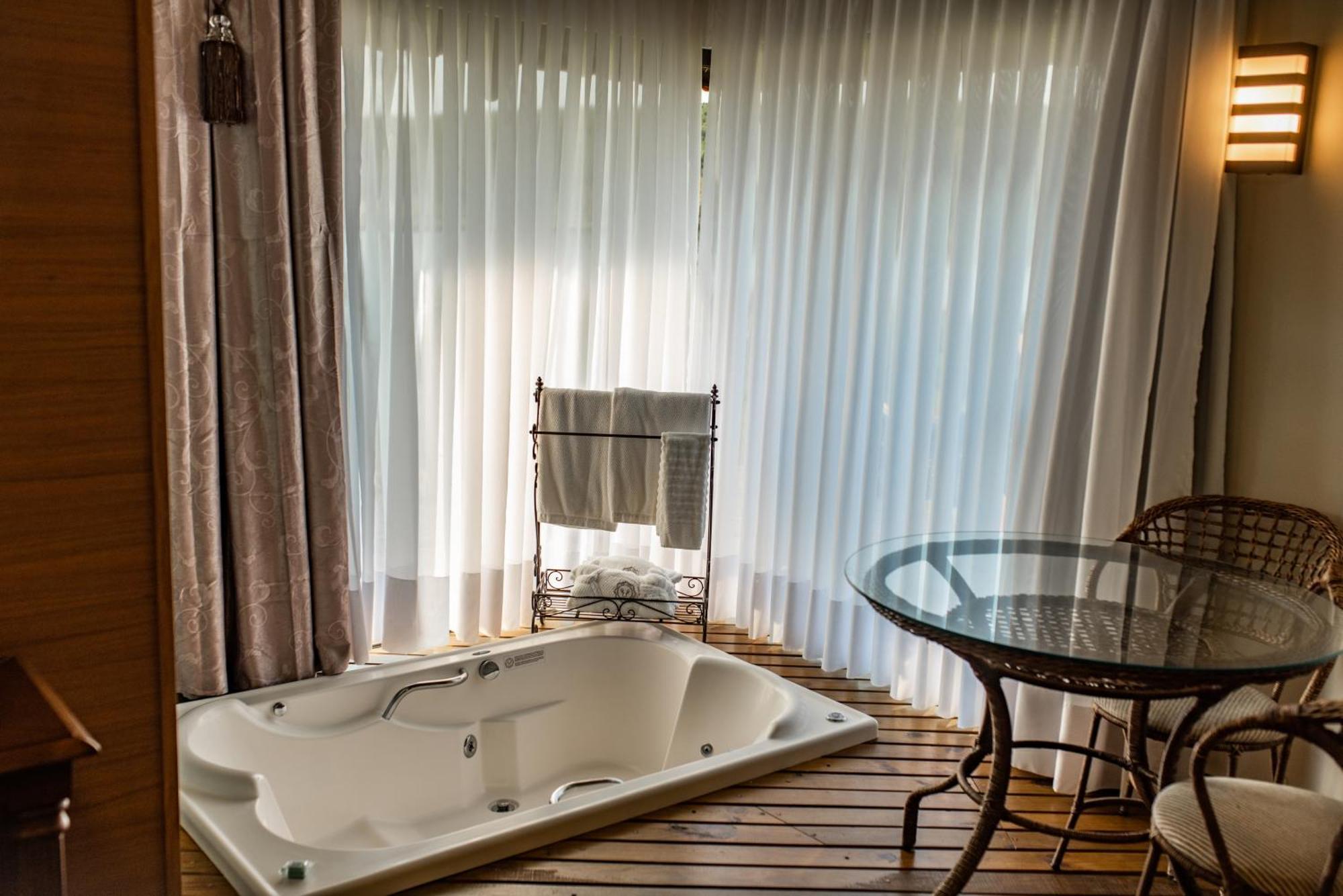 Vira Charme Resort Fernandes Pinheiro Bagian luar foto